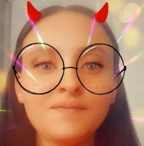 Meet your Posher, Whitney leann